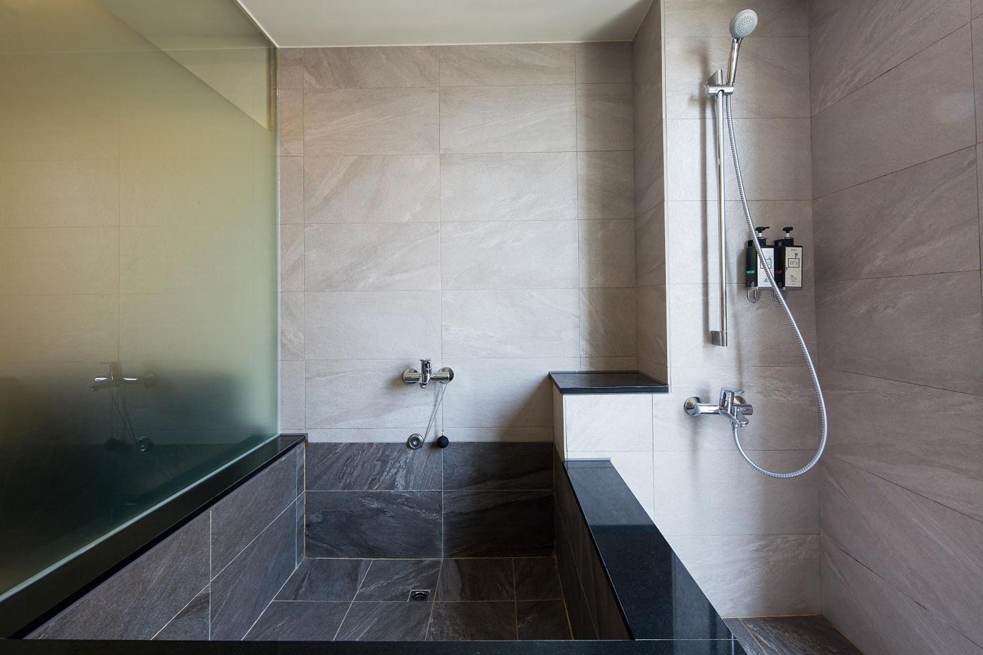 Check Inn Express Taichung Yizhong Buitenkant foto