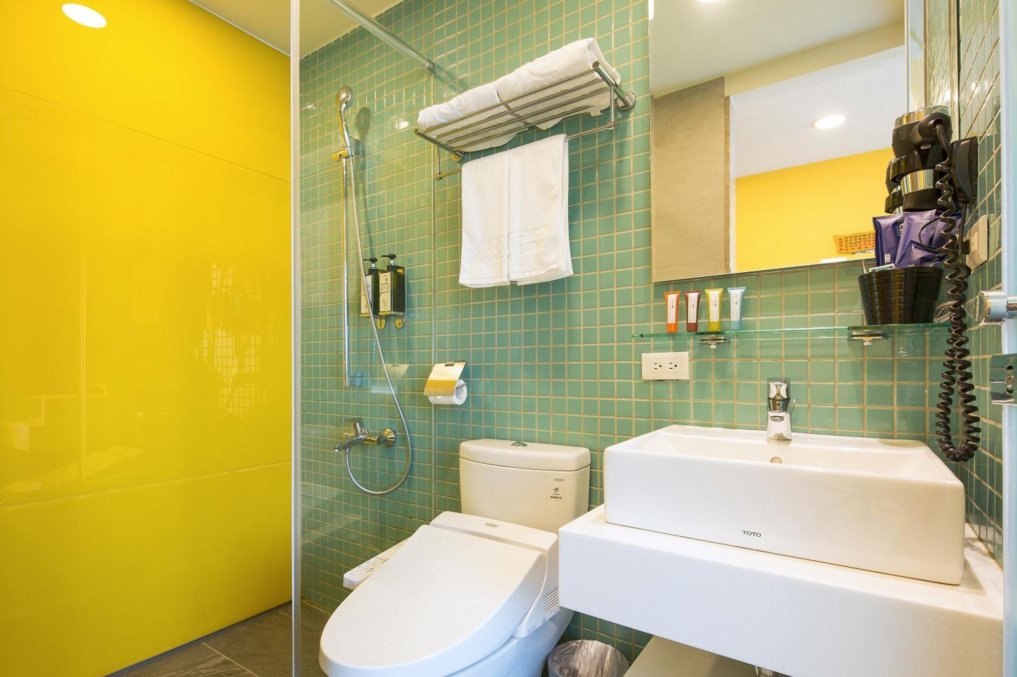 Check Inn Express Taichung Yizhong Buitenkant foto