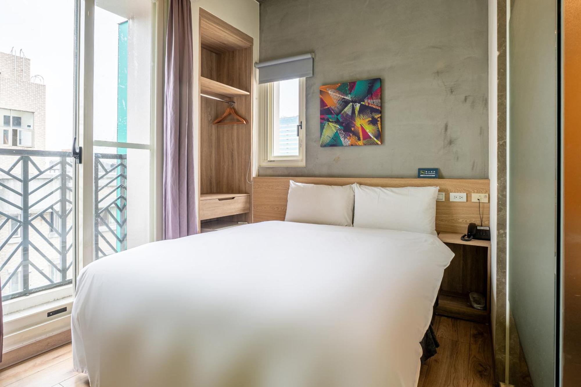 Check Inn Express Taichung Yizhong Buitenkant foto