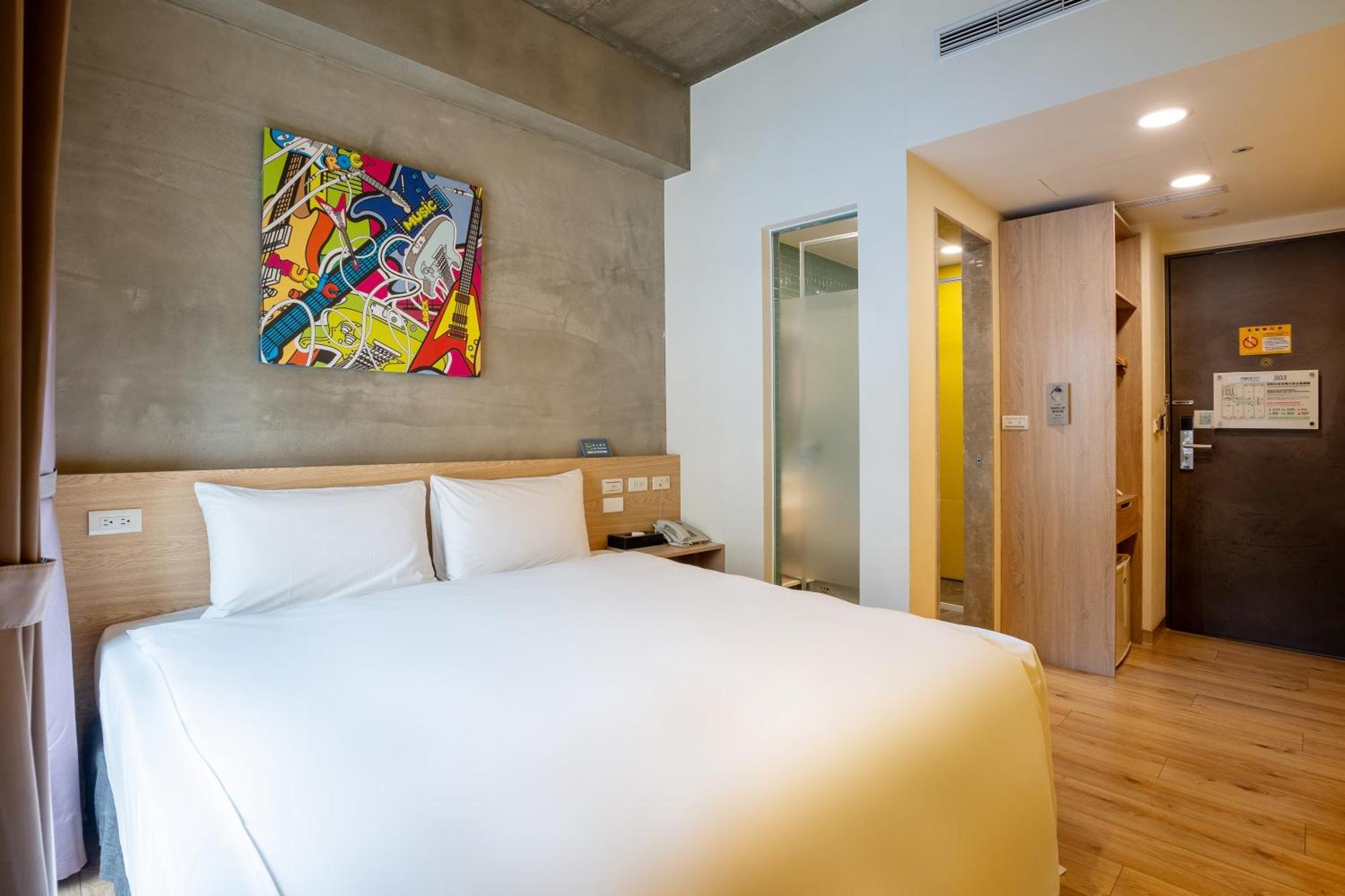 Check Inn Express Taichung Yizhong Buitenkant foto